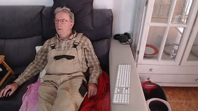 Nudelschwanz online show from February 21, 2025, 4:59 pm