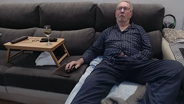 Nudelschwanz online show from February 21, 2026, 10:11 pm