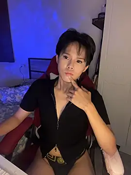 Plaxxtique online show from April 4, 2026, 3:53 pm