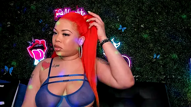 Snapshot of ThickAssRena chatting on December 4, 2024, 9:57 pm ThickAssRena online show from December 4, 2024, 9:57 pm