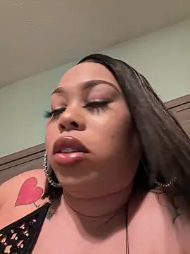 Snapshot of ThickAssRena chatting on December 8, 2024, 2:49 am ThickAssRena online show from December 8, 2024, 2:49 am