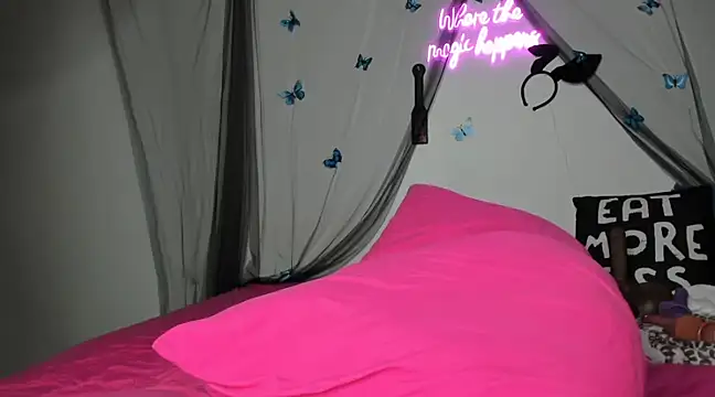 Snapshot of ThickAssRena chatting on January 11, 2025, 9:46 pm ThickAssRena online show from January 11, 2025, 9:46 pm