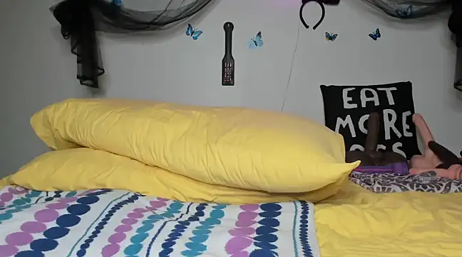 Snapshot of ThickAssRena chatting on February 4, 2025, 10:13 pm ThickAssRena online show from February 4, 2025, 10:13 pm