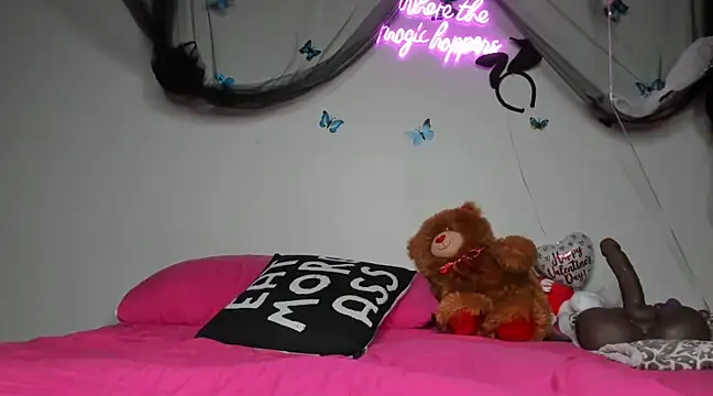 Snapshot of ThickAssRena chatting on February 17, 2025, 2:42 am ThickAssRena online show from February 17, 2025, 2:42 am