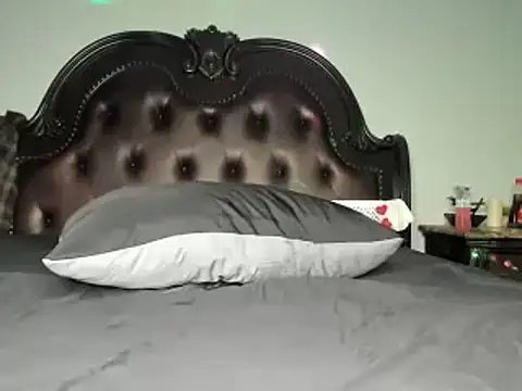 Snapshot of ThickAssRena chatting on March 9, 2025, 2:07 am ThickAssRena online show from March 9, 2025, 2:07 am