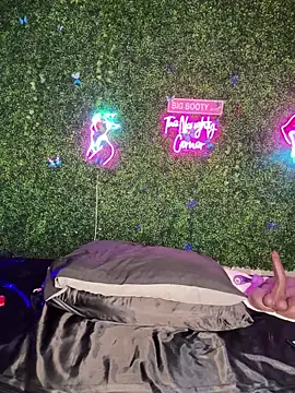 ThickAssRena online show from April 1, 2026, 1:41 pm