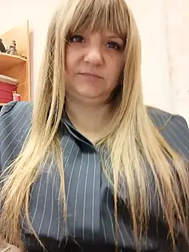 Snapshot of Office_Albertina chatting on June 9, 2026, 10:10 pm Office Albertina online show from June 9, 2026, 10:10 pm