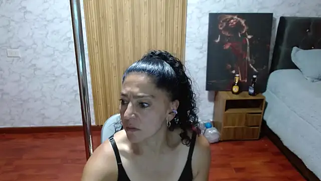 Anitta muscle online show from April 23, 2026, 8:22 pm