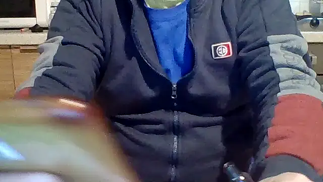 Snapshot of woww791 chatting on December 4, 2025, 1:42 pm woww791 online show from December 4, 2025, 1:42 pm