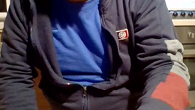 Snapshot of woww791 chatting on February 19, 2026, 3:52 pm woww791 online show from February 19, 2026, 3:52 pm