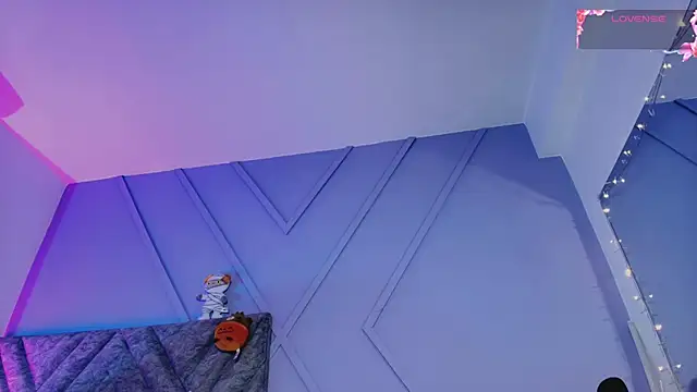 emmajohnss online show from October 22, 2025, 4:02 am