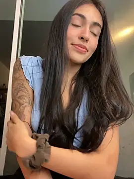 DaphneUwu online show from April 3, 2026, 1:25 am