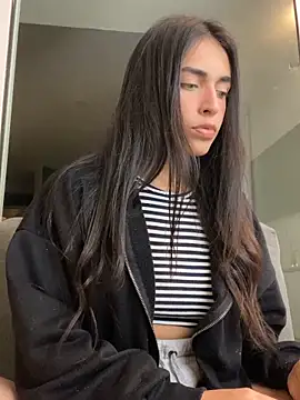 DaphneUwu online show from April 23, 2026, 1:18 am