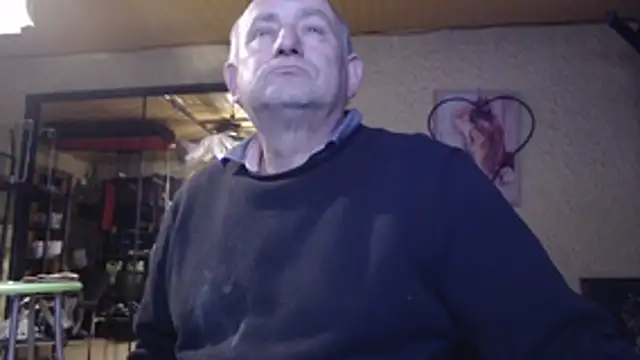 jeanlulu online show from November 15, 2025, 8:38 pm