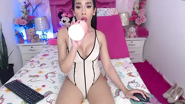 Snapshot of Divaxhermosa chatting on May 27, 2026, 10:29 pm Divaxhermosa online show from May 27, 2026, 10:29 pm
