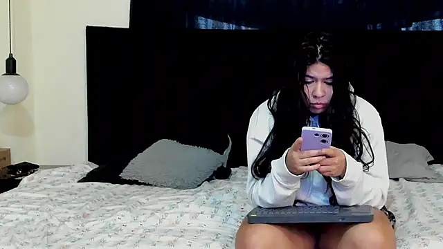 lissandthor13 online show from October 30, 2025, 11:22 am