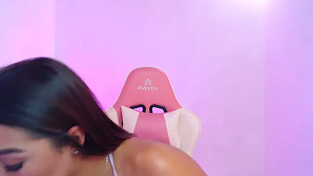 Snapshot of GiltRosebush chatting on March 12, 2025, 4:02 pm GiltRosebush online show from March 12, 2025, 4:02 pm