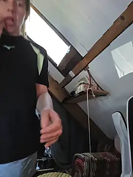 Lina lou4 online show from April 8, 2026, 2:06 pm