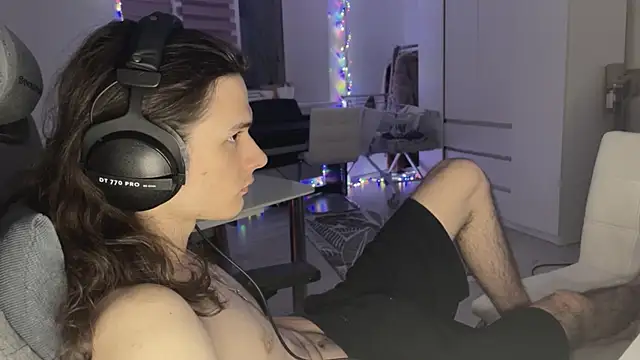 CandyChell online show from February 6, 2026, 6:22 pm