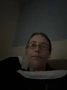 Dakota 02 online show from April 1, 2026, 11:02 pm