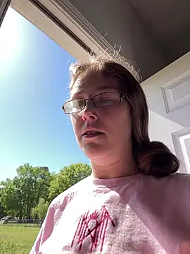 Dakota 02 online show from April 10, 2026, 2:55 pm