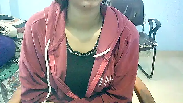 lovelydesi21 online show from December 2, 2024, 8:41 am