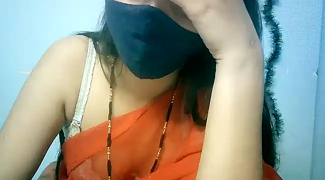 lovelydesi21 online show from December 22, 2024, 4:17 pm