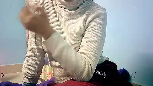 lovelydesi21 online show from January 11, 2025, 12:18 pm