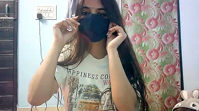 lovelydesi21 online show from January 12, 2025, 5:33 pm