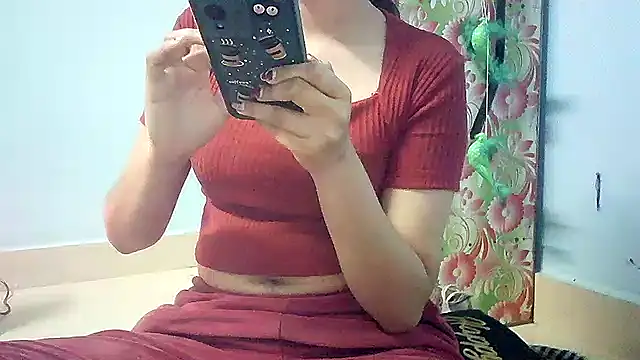 lovelydesi21 online show from February 12, 2025, 12:01 pm