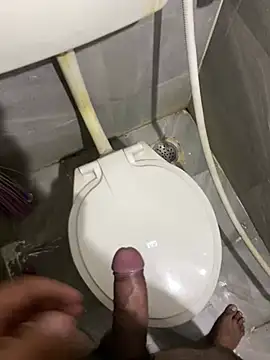 Snapshot of Rahuldhe22 chatting on December 18, 2024, 8:03 pm Rahuldhe22 online show from December 18, 2024, 8:03 pm