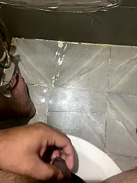 Snapshot of Rahuldhe22 chatting on September 17, 2025, 8:21 pm Rahuldhe22 online show from September 17, 2025, 8:21 pm