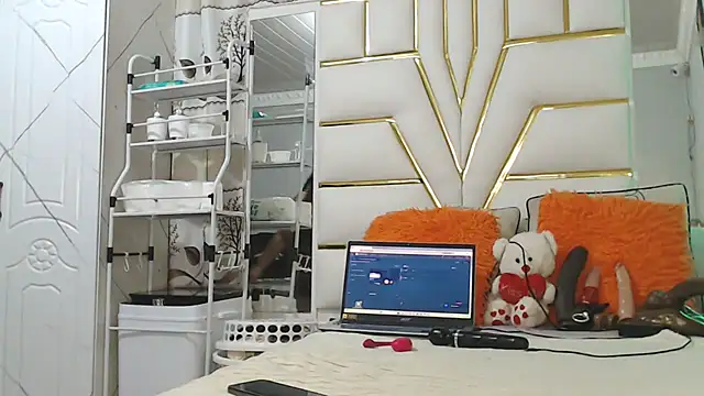 SexyyNana online show from March 27, 2026, 1:33 am