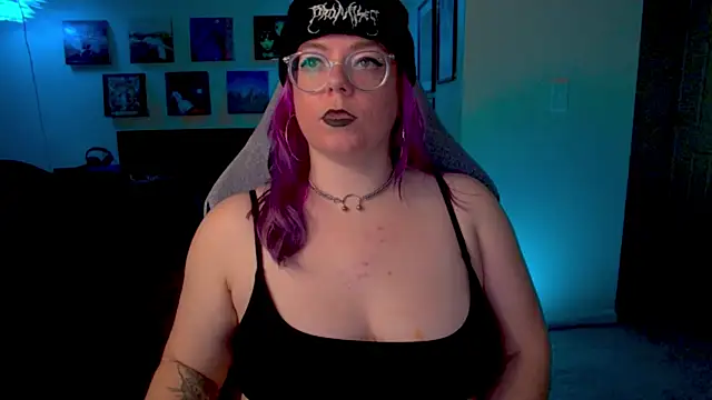 KiraSpitQueen online show from January 19, 2026, 4:27 am