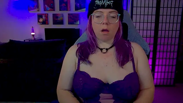 KiraSpitQueen online show from February 23, 2026, 4:43 am
