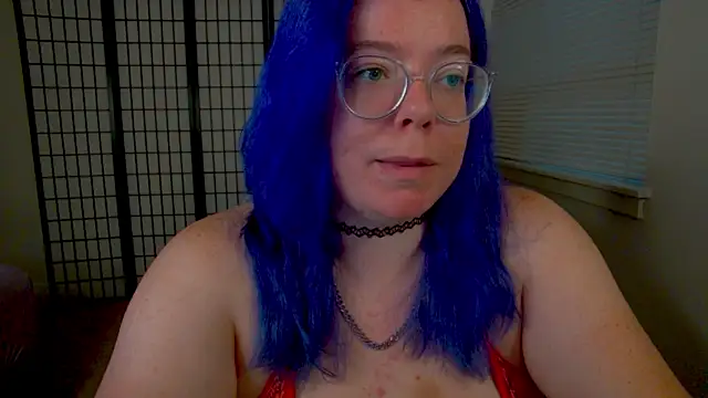 Snapshot of KiraSpitQueen chatting on August 5, 2026, 3:42 am KiraSpitQueen online show from August 5, 2026, 3:42 am
