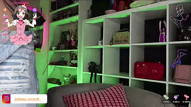 caroline cossei online show from February 19, 2025, 10:09 pm