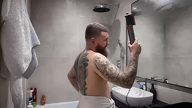 Bear bear  online show from November 4, 2025, 8:57 am