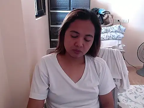 xTheLastVIRGINx online show from November 18, 2025, 5:34 am