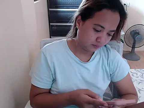 xTheLastVIRGINx online show from November 19, 2025, 4:34 am