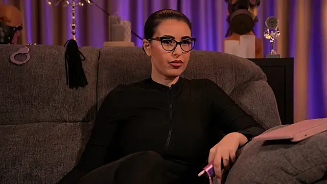 kelly kent online show from March 7, 2025, 1:20 am