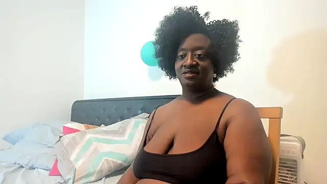 Katiefyi online show from April 20, 2026, 12:02 am