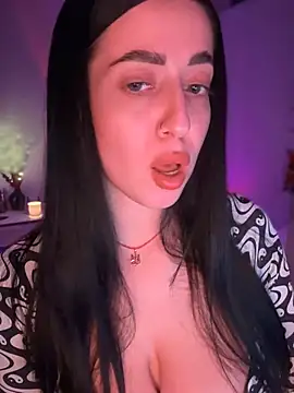 Emylia online show from January 6, 2025, 11:31 pm