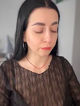 Emylia online show from January 19, 2025, 1:01 pm