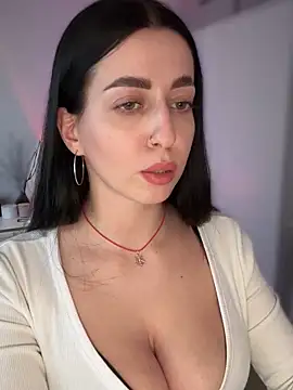 Emylia online show from January 25, 2025, 5:30 pm