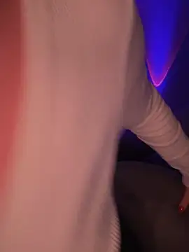 Emylia online show from February 15, 2025, 7:28 pm