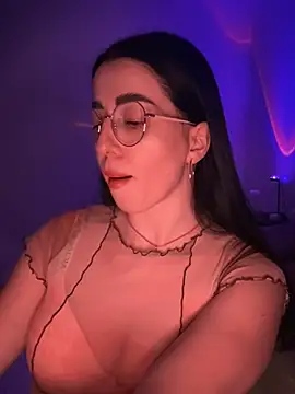 Emylia online show from February 16, 2025, 7:49 pm