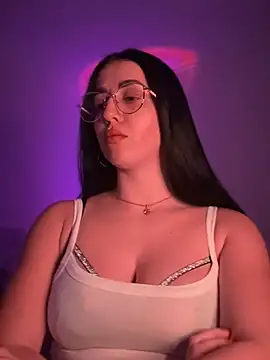 Emylia online show from February 26, 2025, 9:58 pm