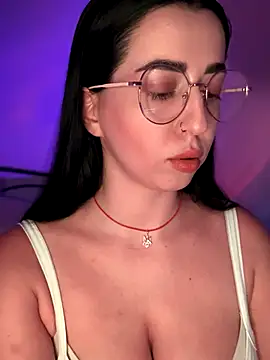 Emylia online show from October 10, 2025, 3:00 pm