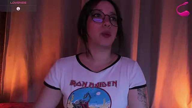 Snapshot of Apartment28 chatting on May 17, 2026, 4:54 am Apartment28 online show from May 17, 2026, 4:54 am